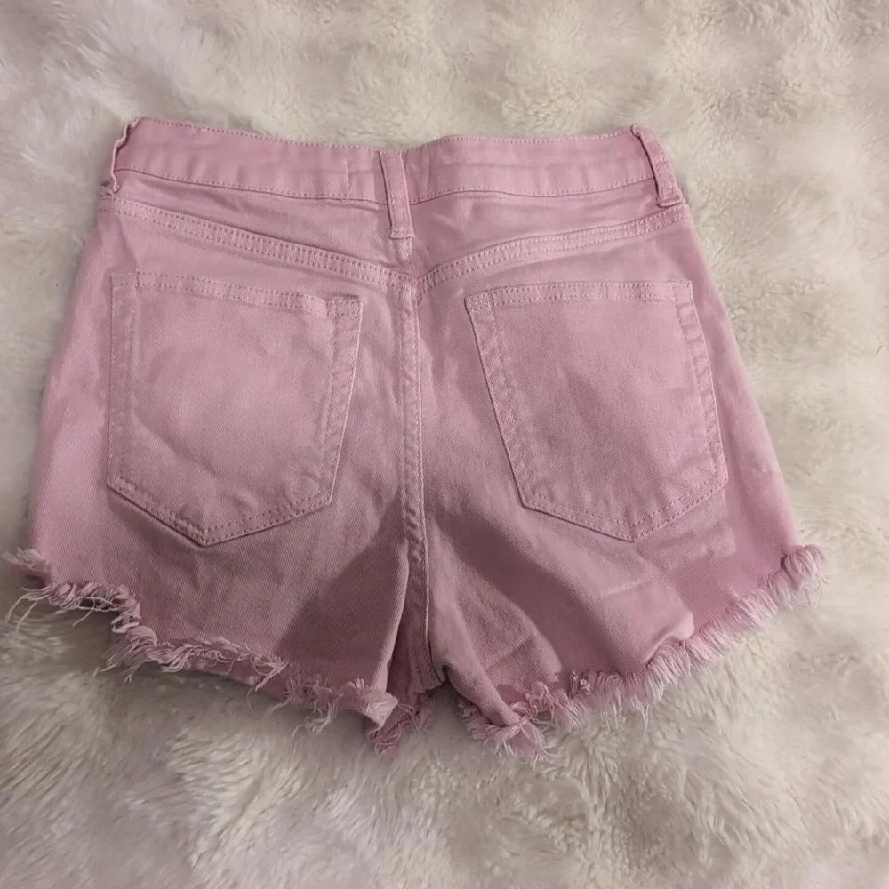 Love Tree Women' Pink‎ Distressed Shorts Size Small - Picture 3 of 7